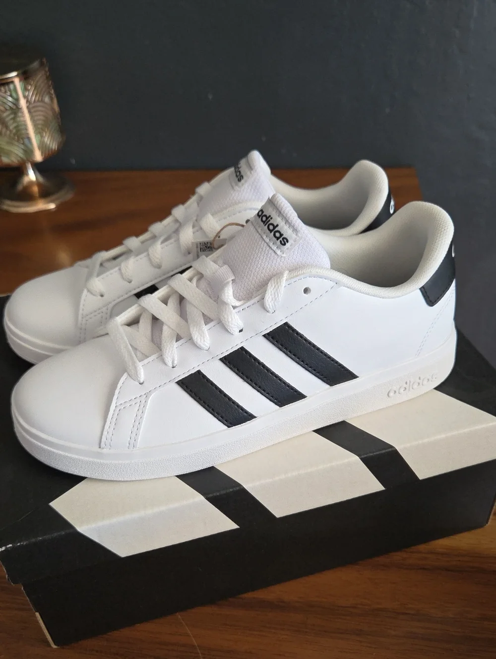 Adidas Kids Grand Court White/Black Casual Sneakers Size 5 NEW WITH TAGS